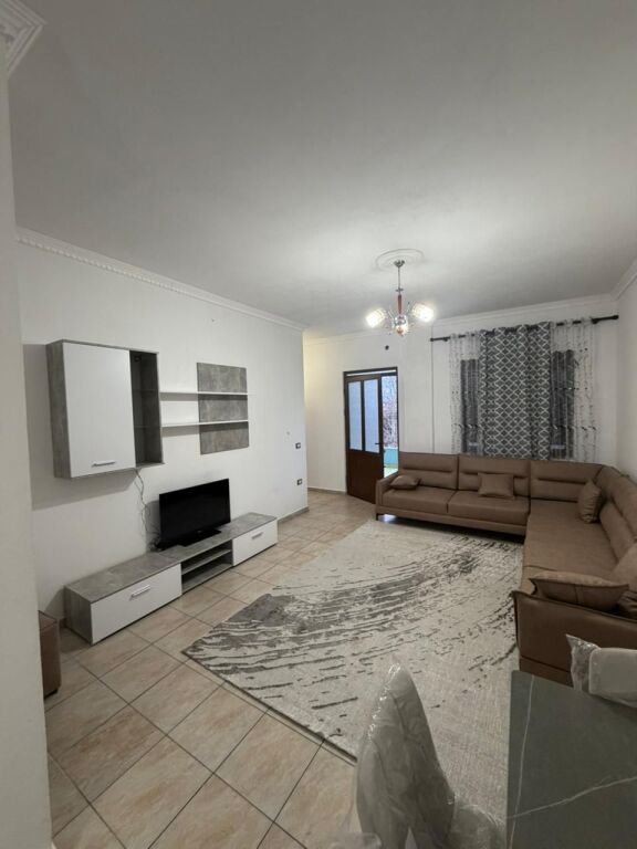 Jepet me qira apartament 1+1