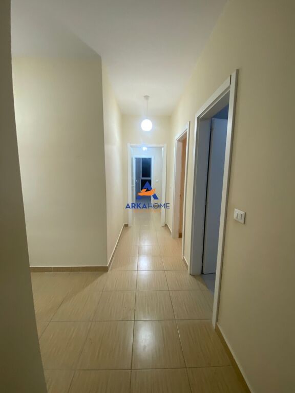 APARTMENT ME QERA 2+1+BALLKON "BULEVARDI I RI, RRUGA E BURGUT" 60.000 LEKE