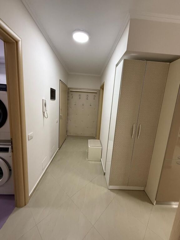 21-Dhjetori Jepet apartament me qira 2+1 Kontakti