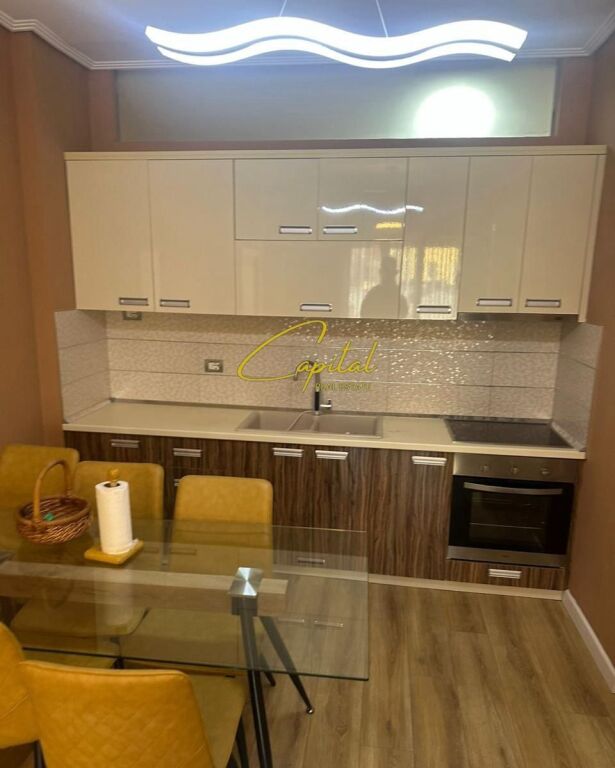 APARTAMETN ME QIRA 2+1 LIQENI ARTIFICIAL 700 EURO