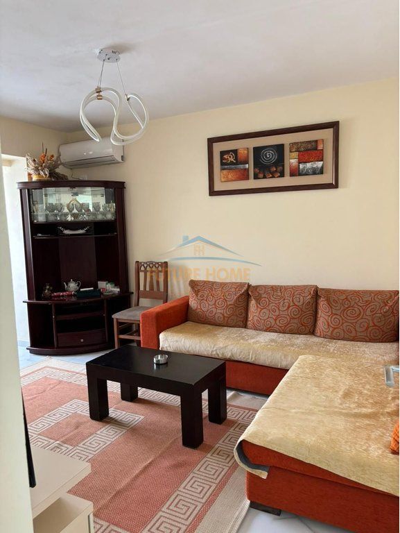 Qera, Apartament 1+1, Shkolla e Bashkuar,Tiranë