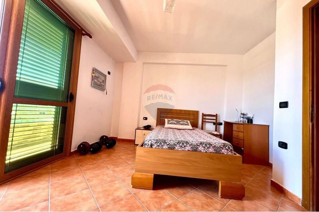 🏡✨ Vilë për Shitje – Lagjja Lirimi, Vlorë ✨🌿