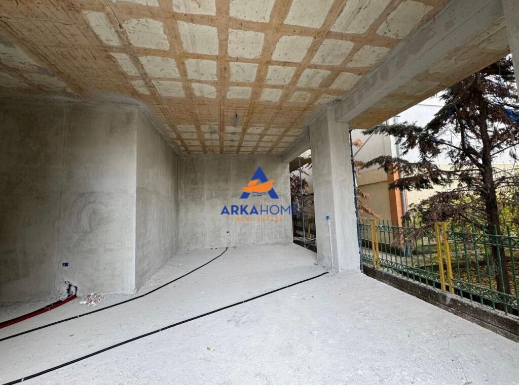 SHITET DYQAN 75M2 "FUSHA AVIACIONIT" 225000 EURO