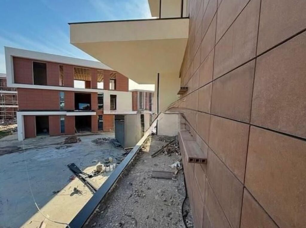 APPARTAMENTO IN VENDITA 3+1+2+GUARDAROBA AL TULIPAN RESIDENCE