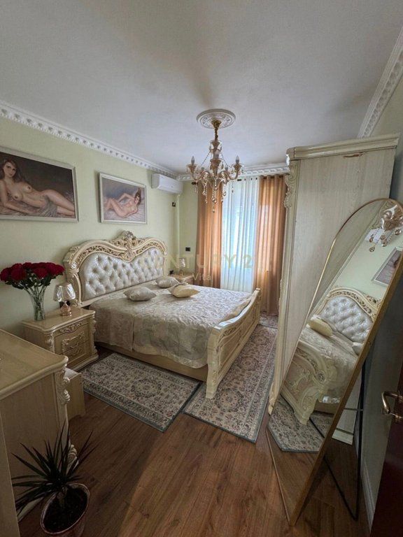 Apartament 1+1 me qera tek Muzeumi i Deshmoreve , Durres !!!