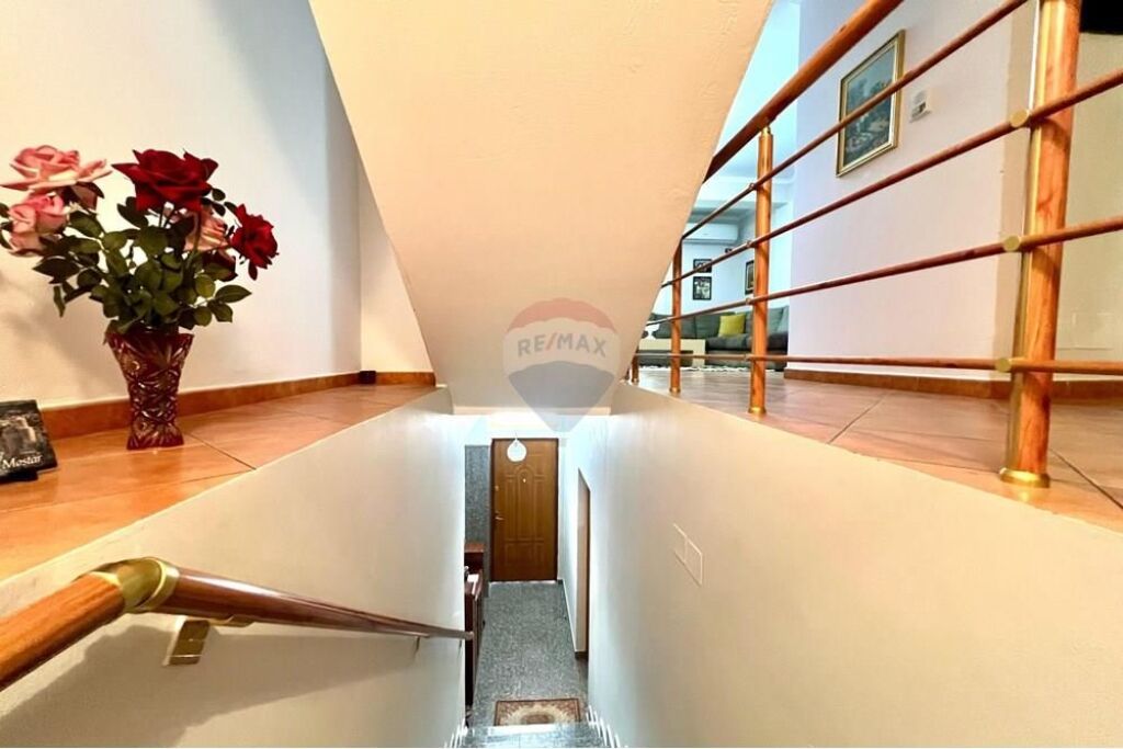 🏡✨ Vilë për Shitje – Lagjja Lirimi, Vlorë ✨🌿