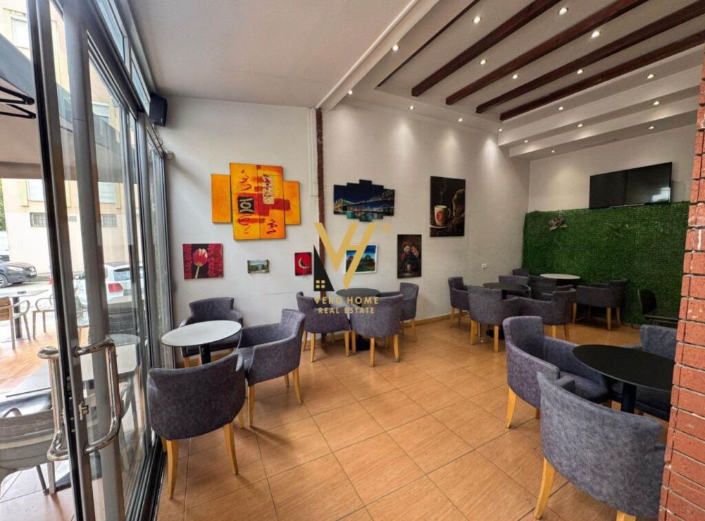 JEPET LOKAL 90 M2 ME QERA NE LAPRAKE, BLLOKU GINTASH 1.000 EURO