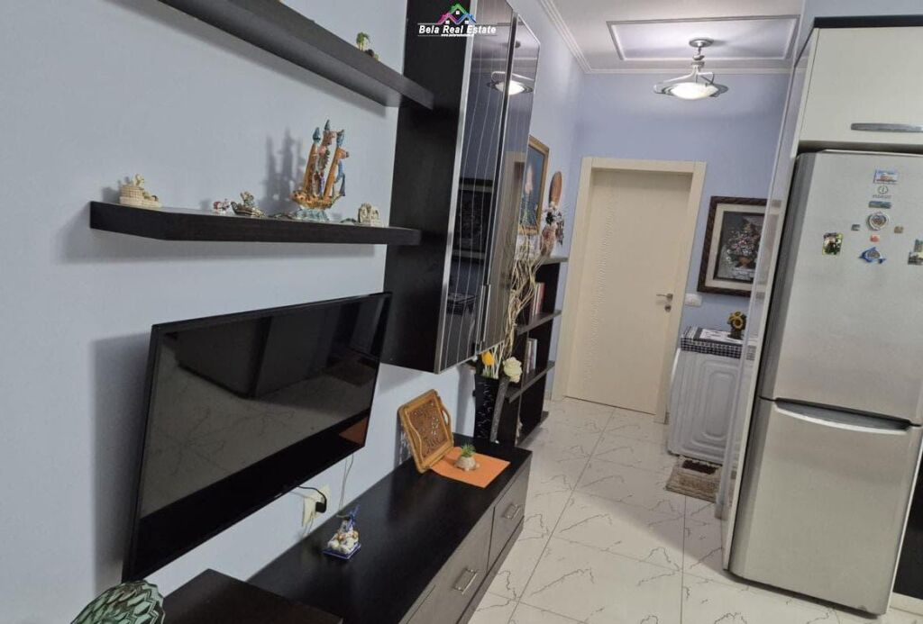 Appartamento In Affitto 2+1 Vicino Al Vecchio Mercato Elettrico (ID B221421) Tirana