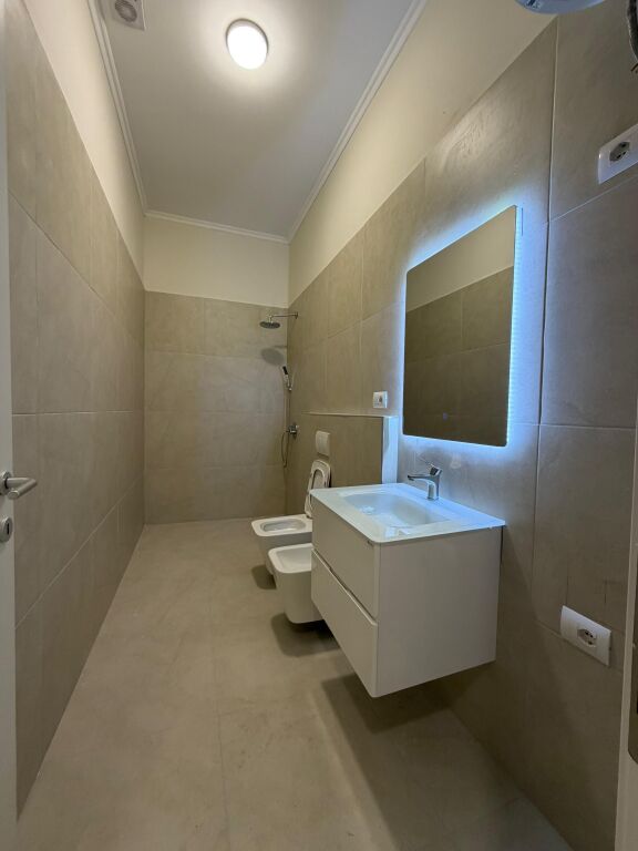 Shitje, Apartament 2+1, Fresku, Tiranë.