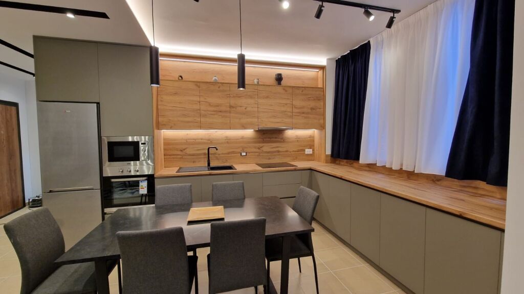 Apartament 2+1+2 per qira , Bulevardi i Ri