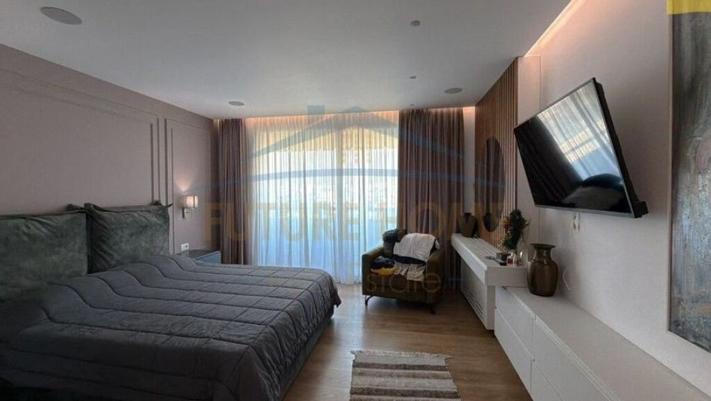 Shitet Apartament 3+1+2 + 2 Poste Parkimi, Rruga e Elbasanit