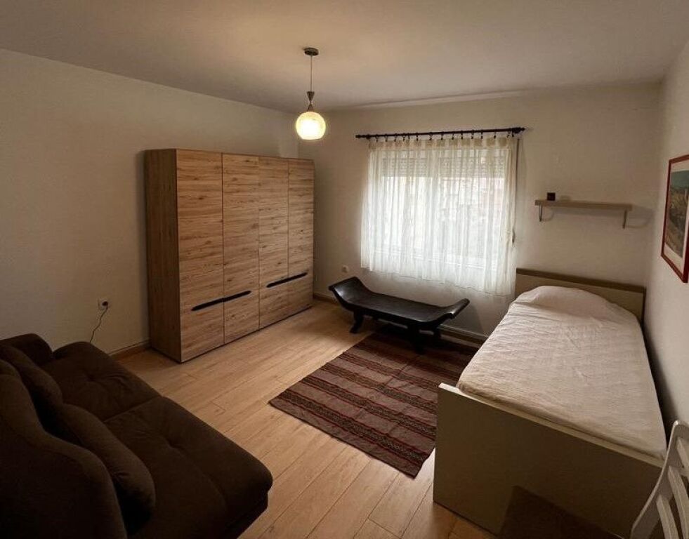 Apartament 2+1+2 me Qera , Komuna Parisit
