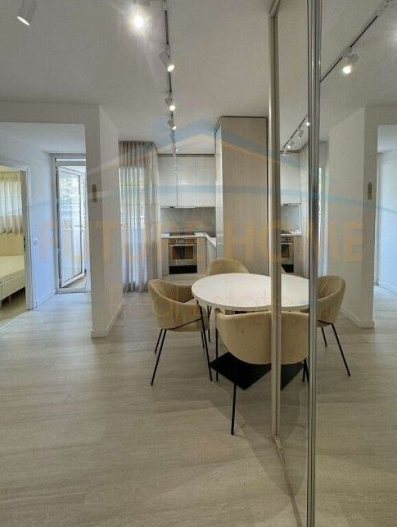 Qera, Apartament 1+1, Komuna e Parisit, Tiranë.