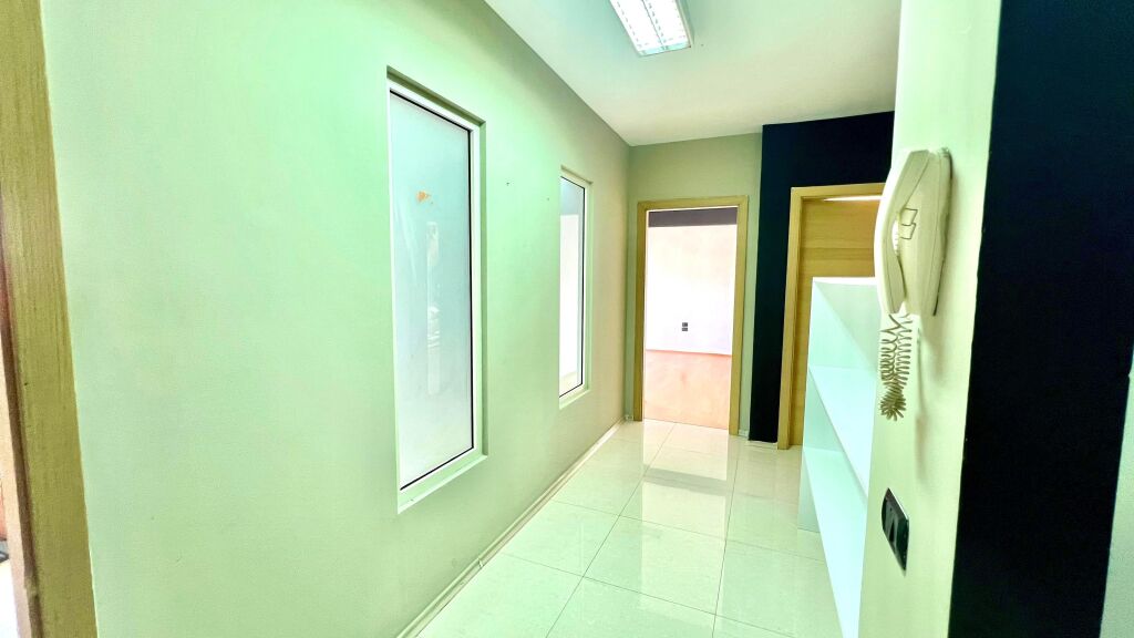 Me Qera: Zyre Moderne me 3 Ambiente Pune Sheshi Wilson (Prane Postes 8) - Kt.3 - 750€/Muaj - S.110m²