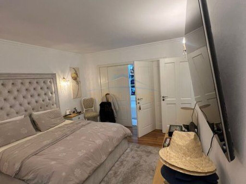 Shitet, Apartament 2+1 + Garderobë, Rruga e Kavajës,Tiranë