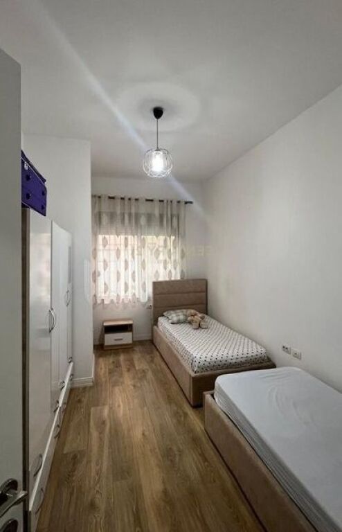 Apartament 2+1 me qira prane Maternitetit