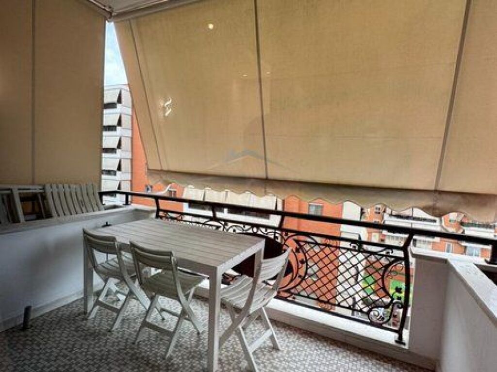 Affitto, Appartamento 2+1+2+Posto Auto, Complesso Delijorgji, Tirana.