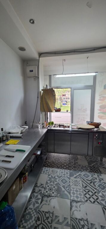 Shitet Biznesi Piceri/Lokal ne Vasil Shanto