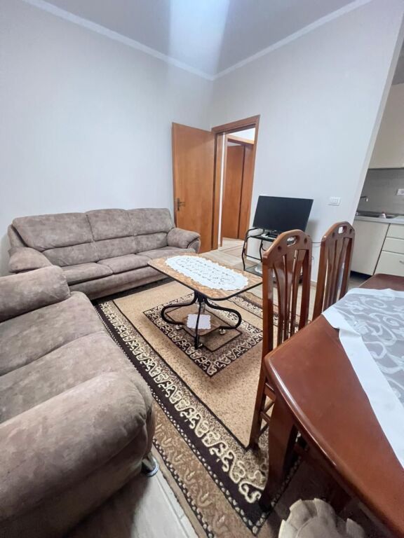 JEPET ME QERA APARTAMENT 2+1 PRANE KAZAZIT, DURRES