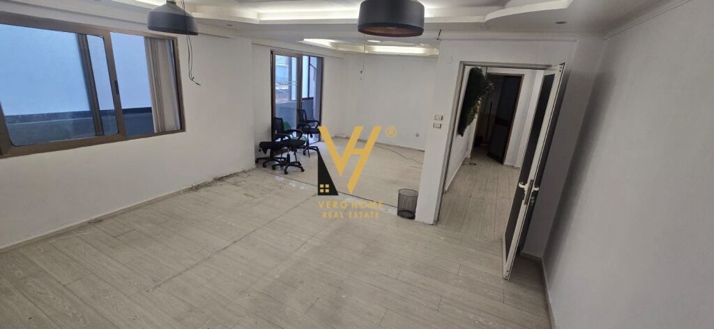 JEPET ZYRE 120 M2 ME QERA TE SHESHI WILLSON 850 EURO