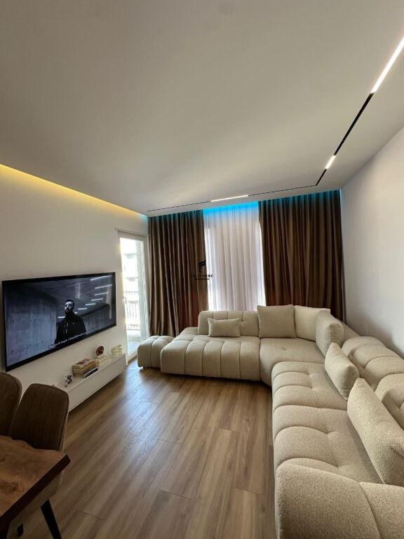 SHITET APARTAMENT 2+1 UNIVERS CITY 145.000 EURO