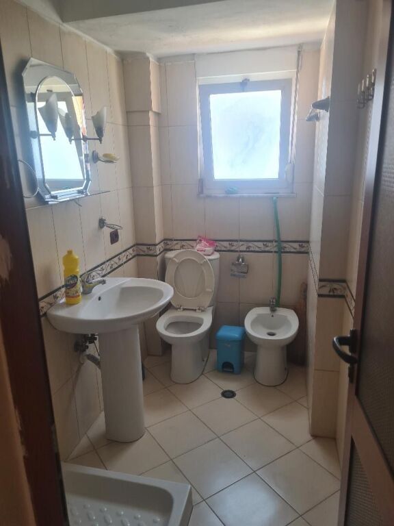 Apartament 1+ per qera Medreseja !