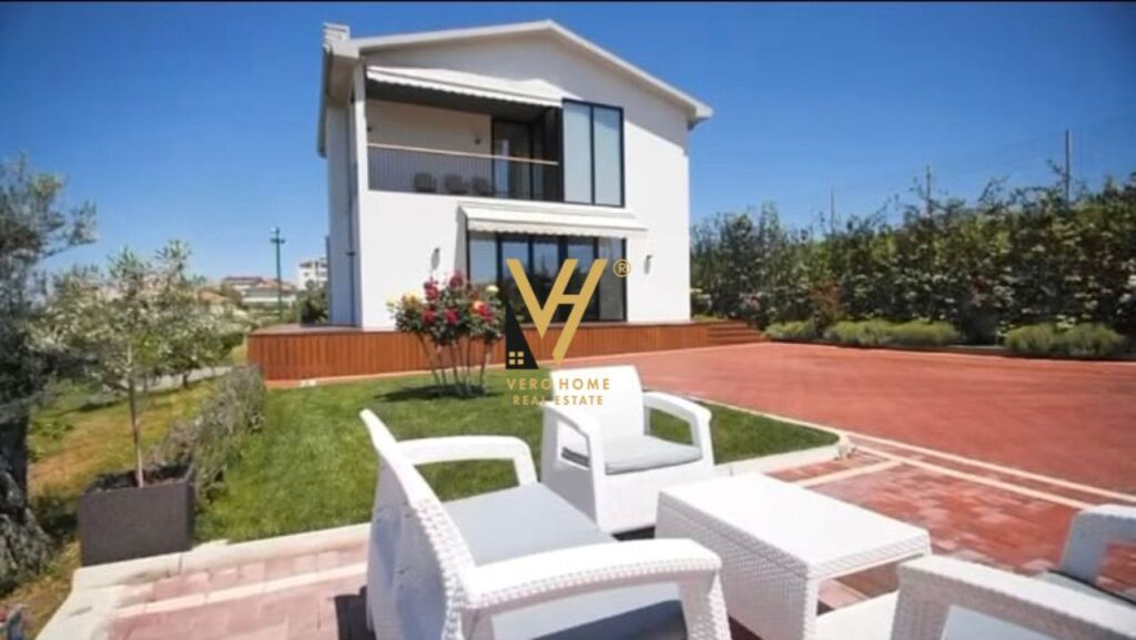 SHITET TRUALL+VILE 2 KATESHE TE KODRA KUQE,PASKUQAN 1.200.000 EURO