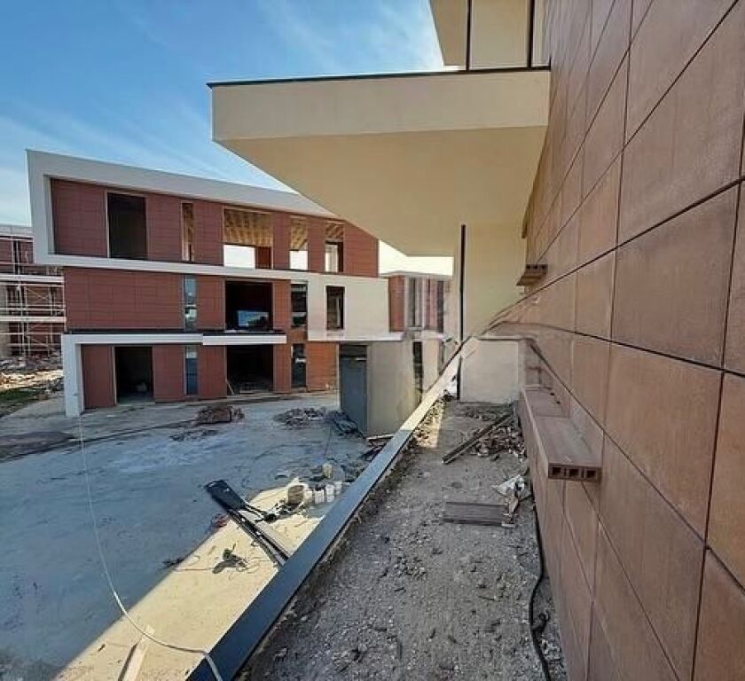 🏡 SHITET APARTAMENT 3+1+2 + GARDEROBË – TULIPAN RESIDENCE