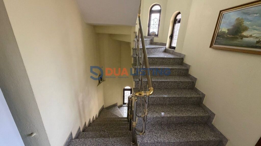 Shitet vilë 3-katëshe në Rrugën Albanopol, Don Bosko