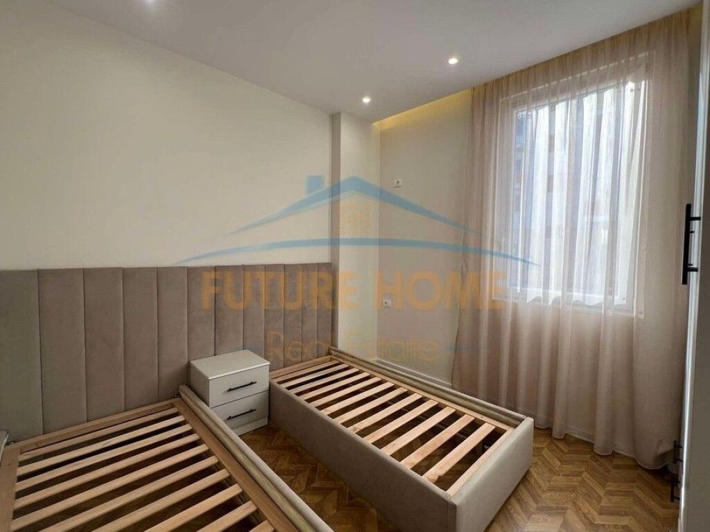 For sale, 2+1 Apartment, Unaza e Re, Tirana.