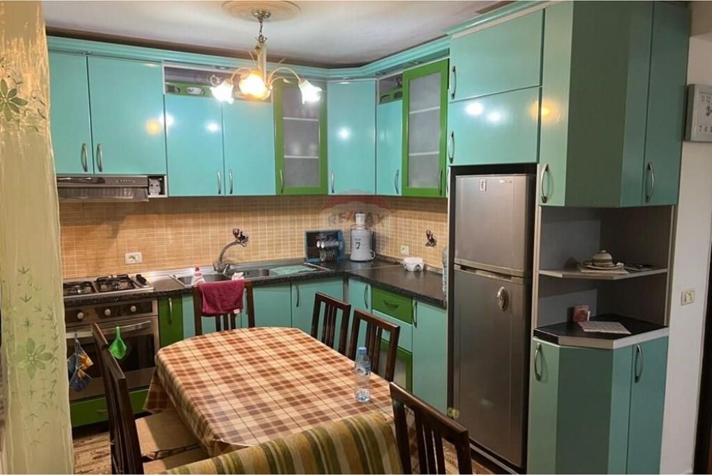 Apartament 2+1 për shitje tek Pallatet Malajziane