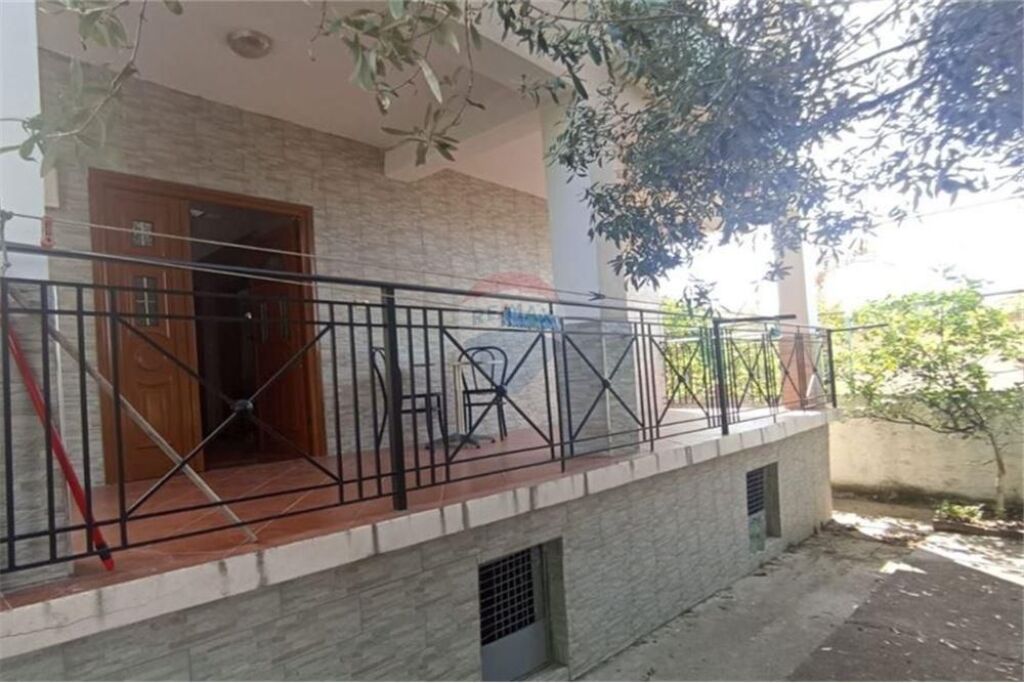 Shtepi 2 kateshe ne shitje , Uji i Ftohte