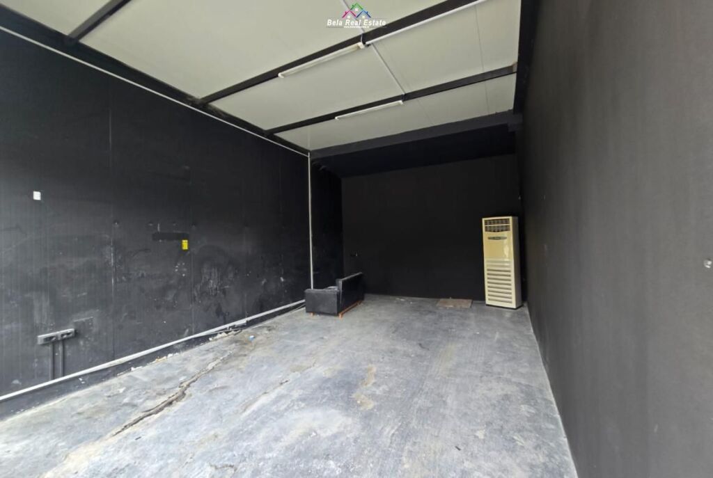 Magazine Me Qera Ne Mezez ( ID BM331) Tirane