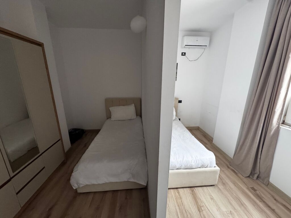 Shitet Penthouse në Durrës (tek Stadiumi Niko Dovana)