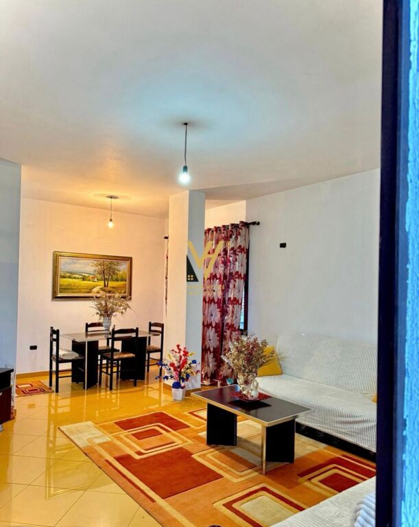 JEPET APARTAMENT 1+1 ME QIRA TE 21 DHJETORI 45.000 LEKE