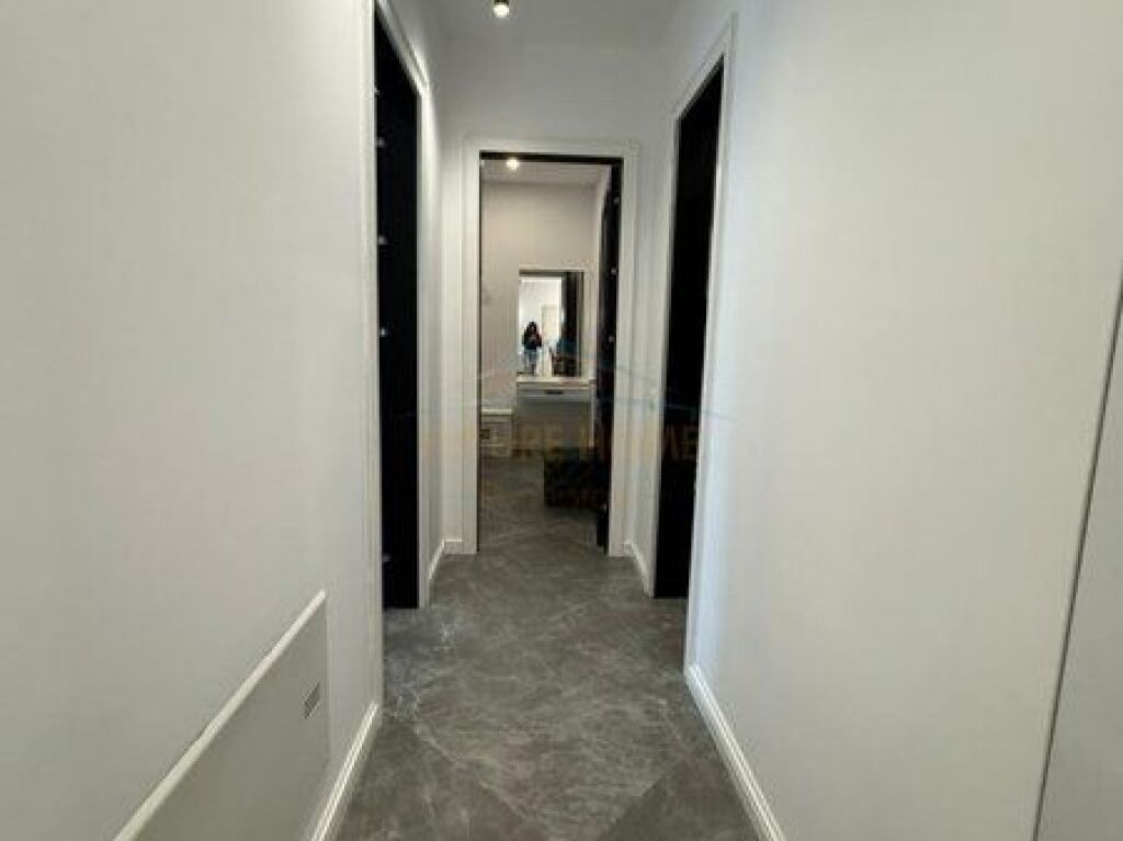 Affitto, Appartamento 2+1+2+Posto Auto, Complesso Delijorgji, Tirana.