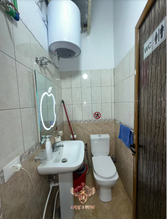 🏡Prane Rruges Portit🏡Shitet Ambjent Biznesi