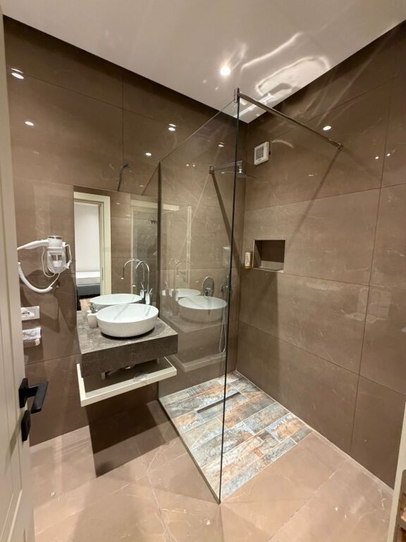 Hotel me Qera Afatgjate - Vlore