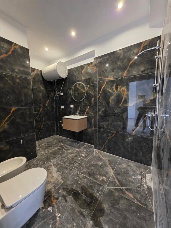 Shitet , Apartament 1+1, Kompleksi Golden Park, Tirane.