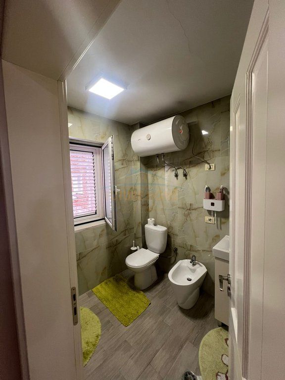 Shitet, Apartament 2+1 + Garderobë, Rruga e Kavajës,Tiranë