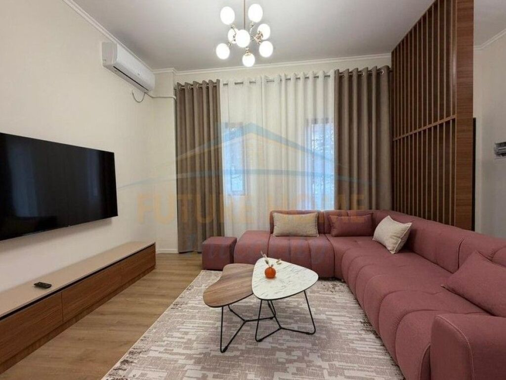 Shitet, Apartament 2+1+2, Fresku, Tiranë.