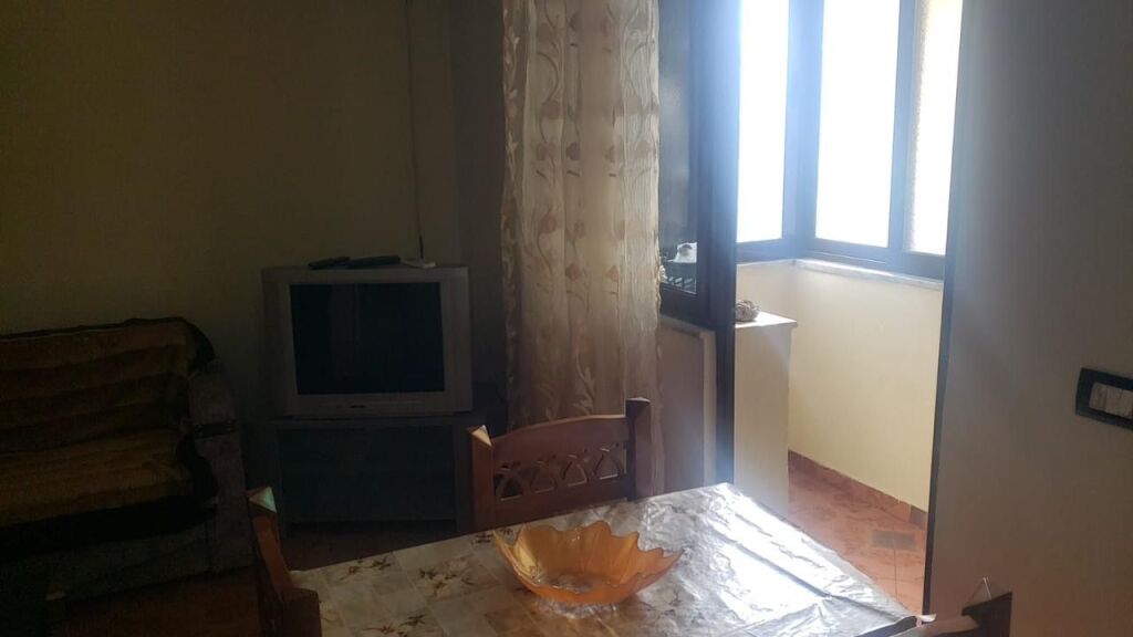 Apartament 1+1 per shitje Laprake !
