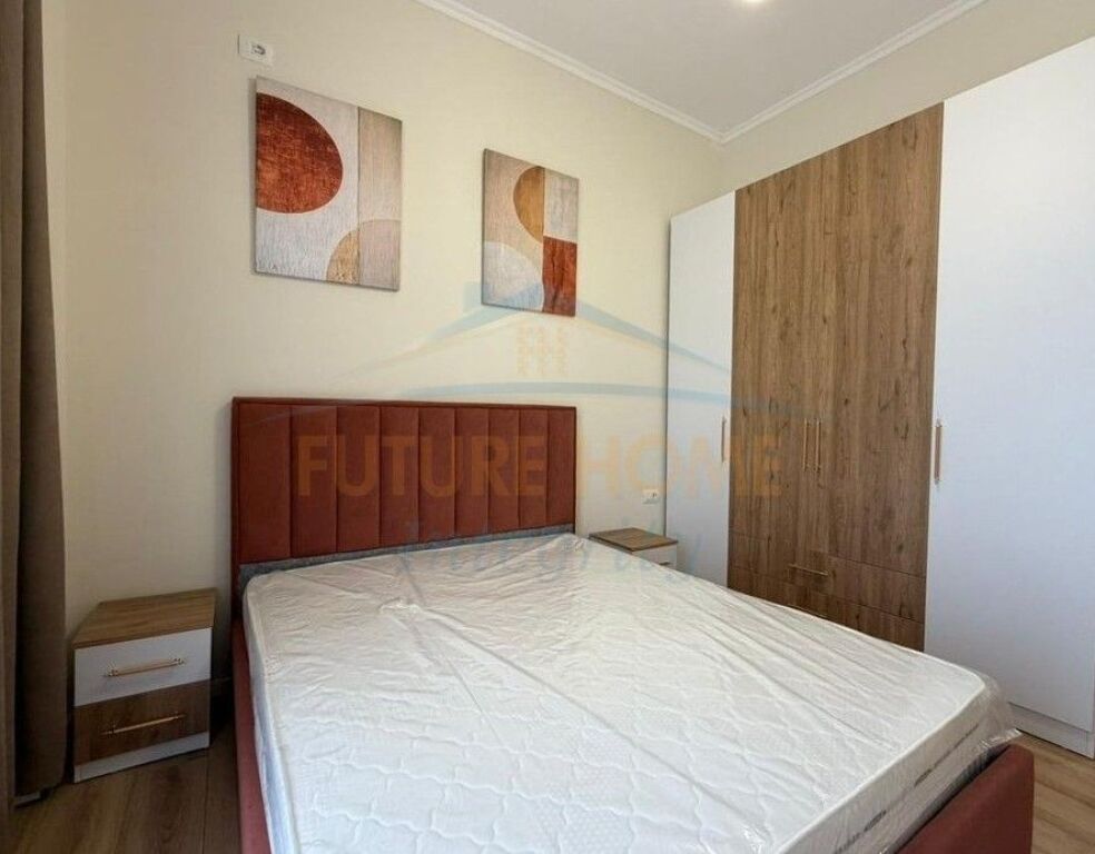 Shitet, Apartament 2+1+2, Fresku, Tiranë.