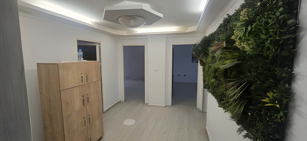 Business premises for rent – Wilson Square / Former Block !