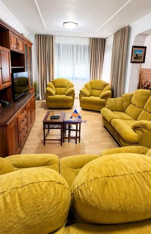 JEPET APARTAMENT ME QERA 2+1+BALLKON "PRANE MON CHERI, BLLOK" 1200 EURO