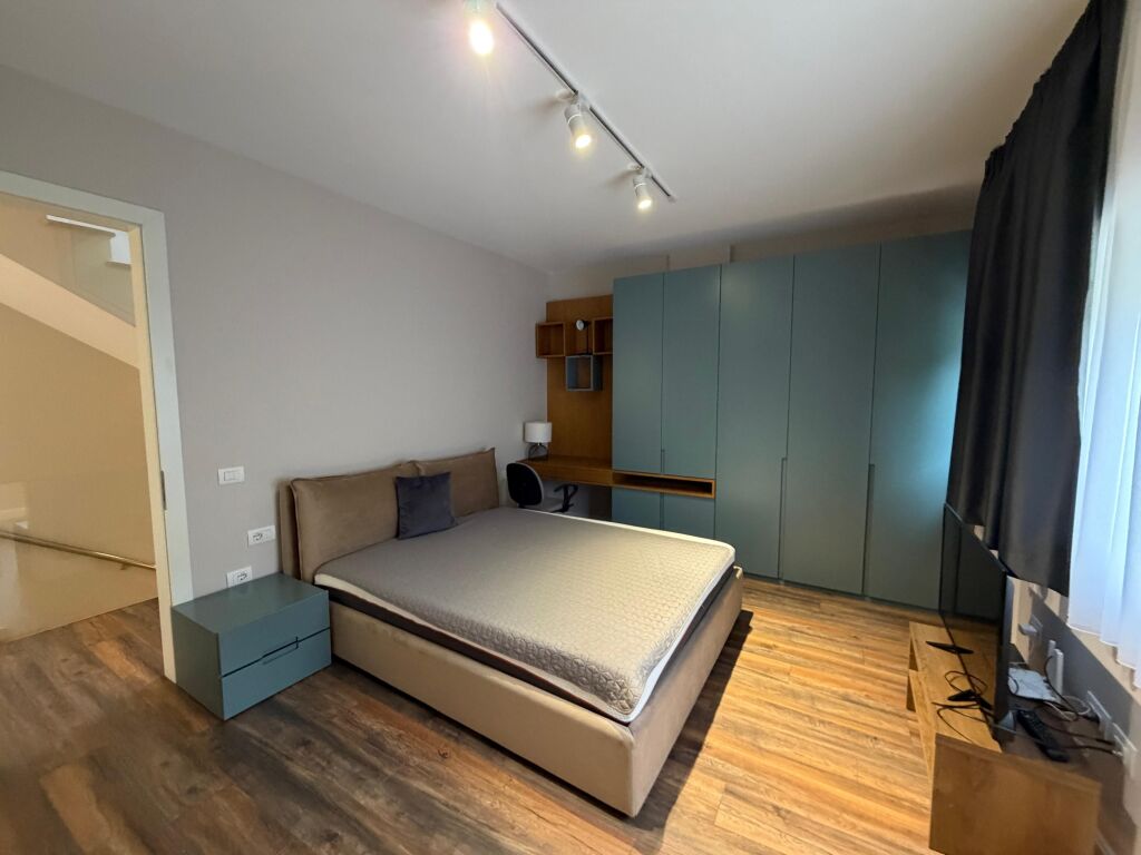 Vile me Qira tek Liqeni Farkes