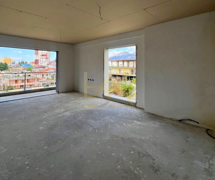 Shitet Apartament – Porcelan, Tiranë