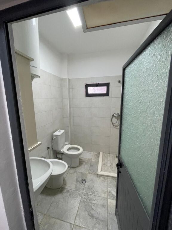 GARSONIERE PER SHITJE TEK RRUGA NDRE MJEDA