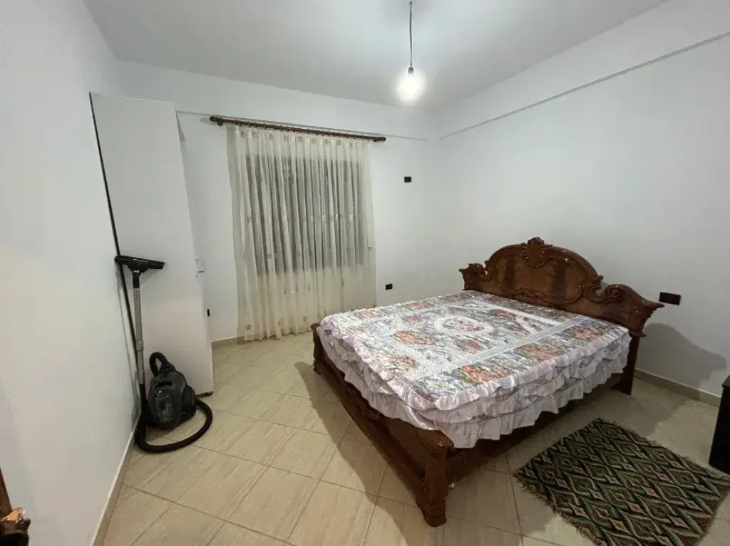 Jepet me Qera 2+1 , Rruga e Qelqit , Kombinat