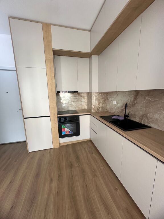 For rent 1+1, in Mangalem/Ali Dem 🏷️35,000 Leke